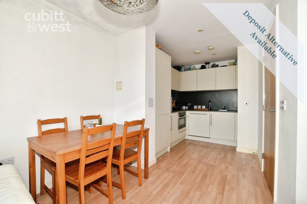 Flat Oakhill Road in Sevenoaks