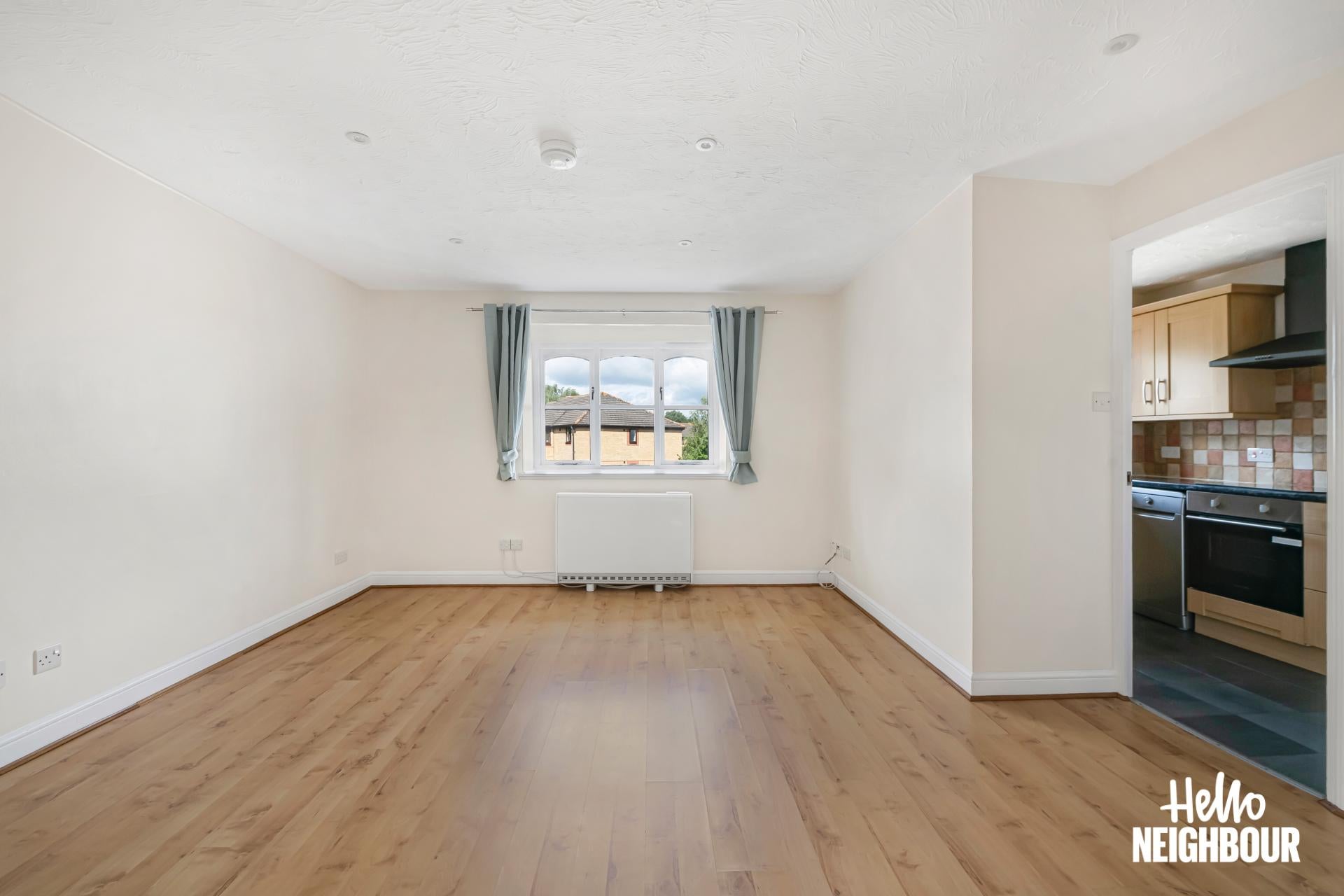Flat Mullards Close in Greater London