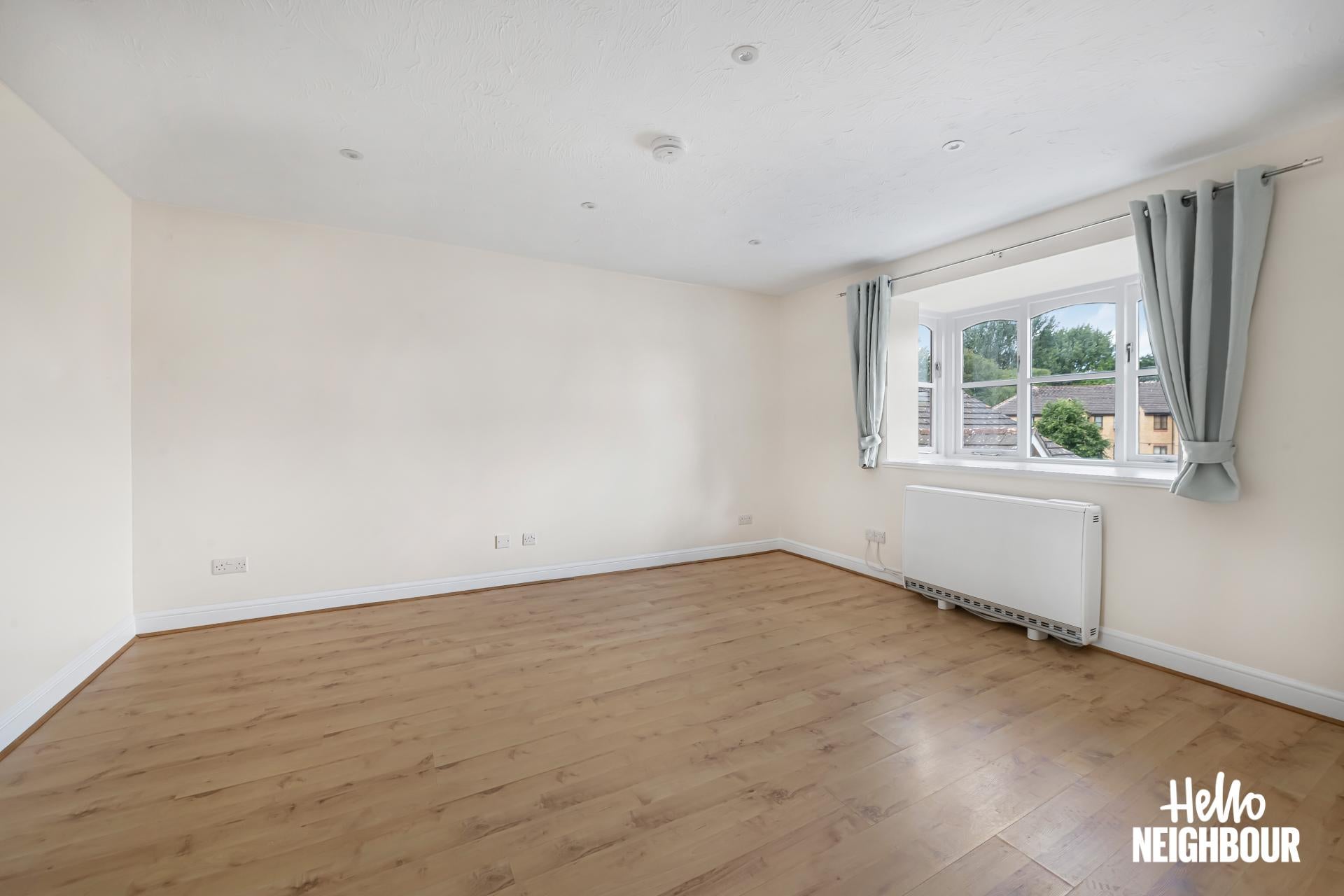 Flat Mullards Close in Greater London