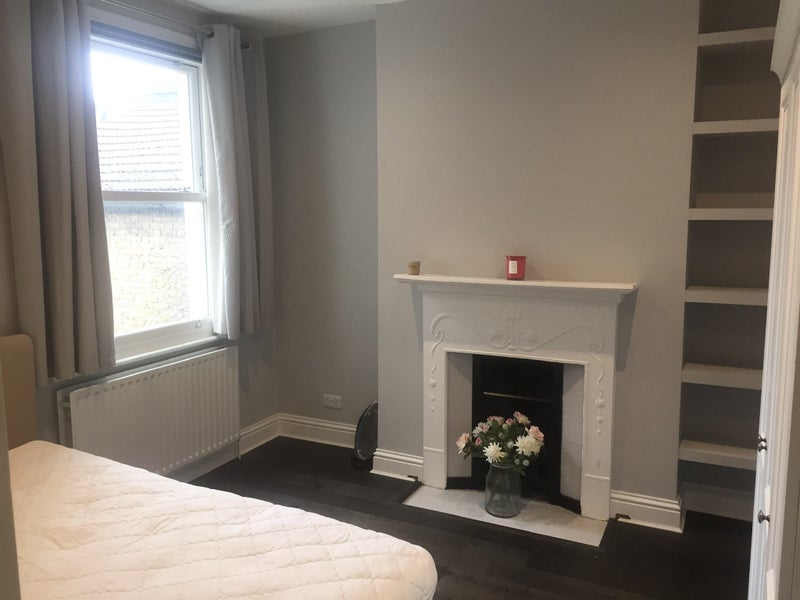 Room Calbourne Road in Greater London