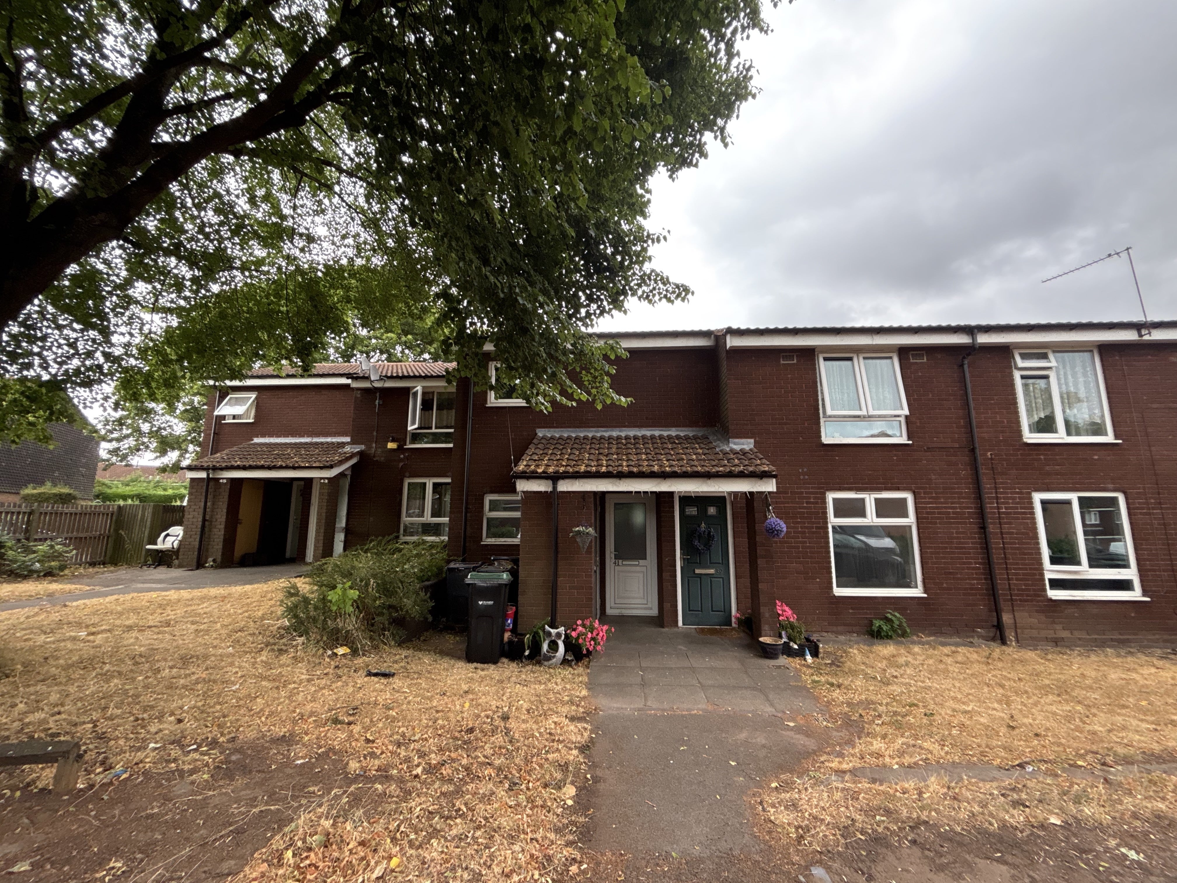 Flat Hales Gardens in Birmingham