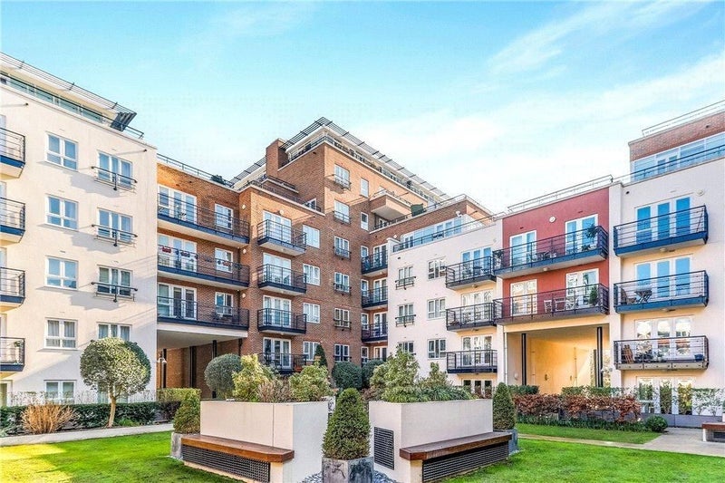 Flat Canbury Passage in Greater London