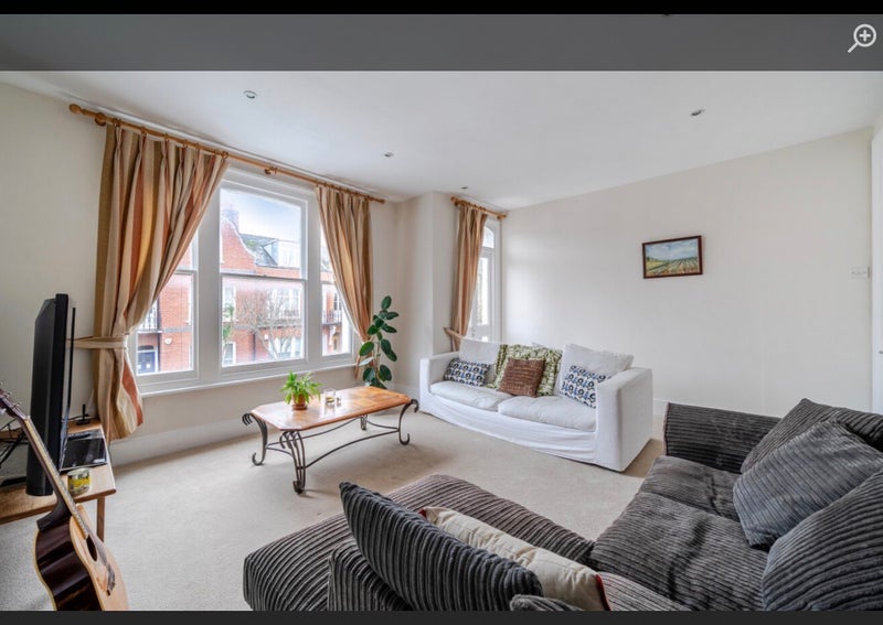 Room Roskell Road in Greater London