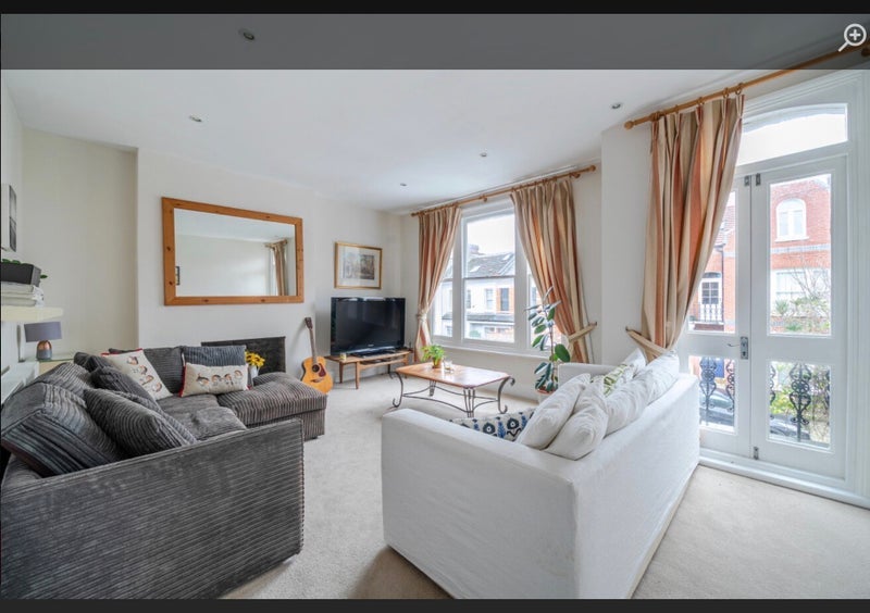 Room Roskell Road in Greater London