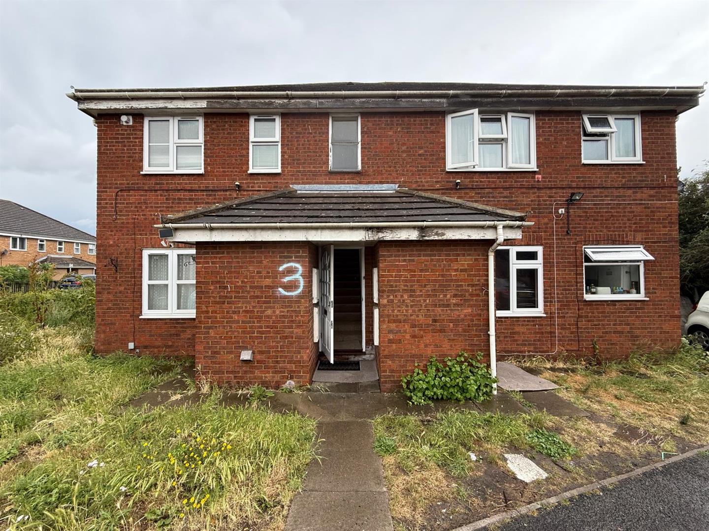 Flat Horsebridges Close in Greater London