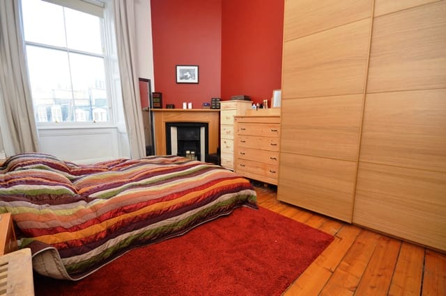 Flat Haymarket Terrace in City of Edinburgh