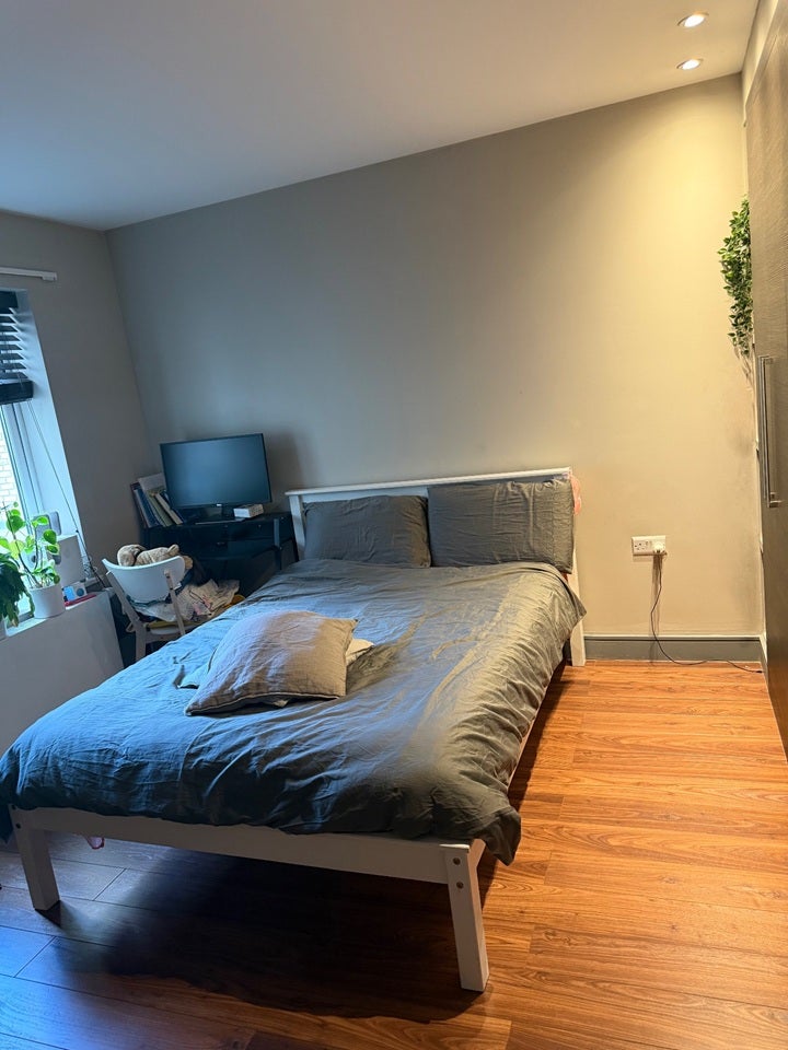 Room Brent Street in Greater London