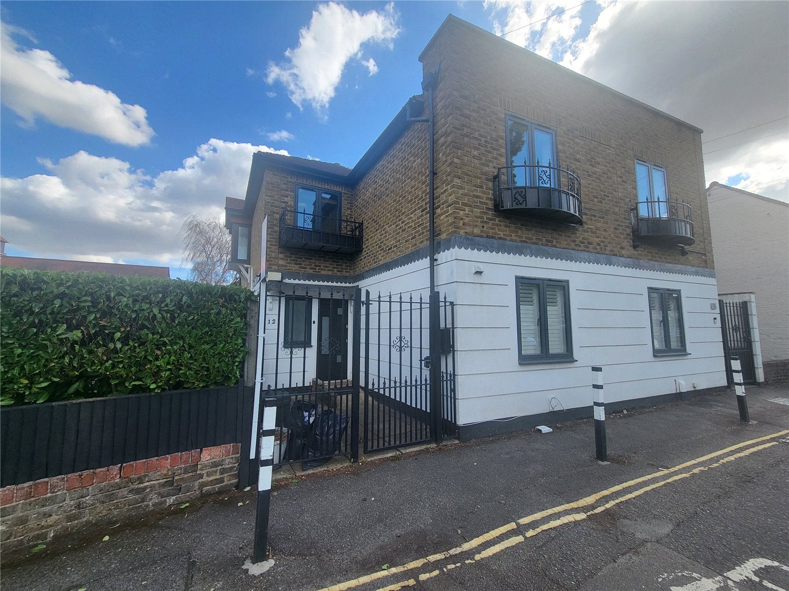 House Long Lane in Greater London