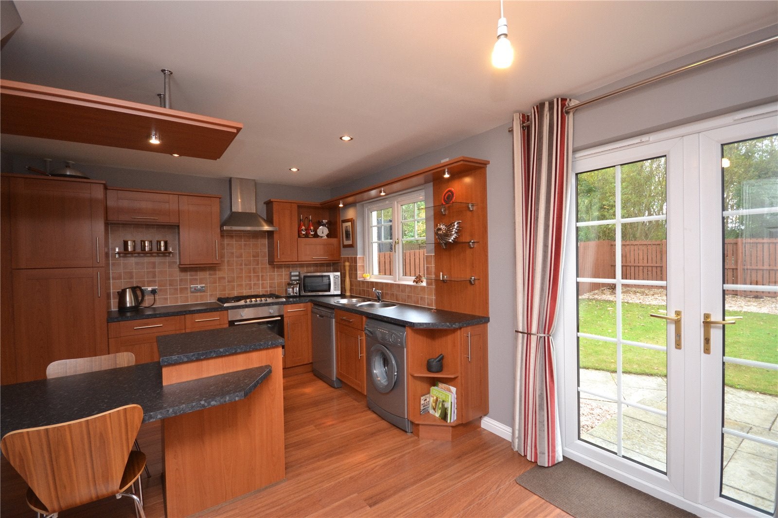Flat Wyness Place in Kintore