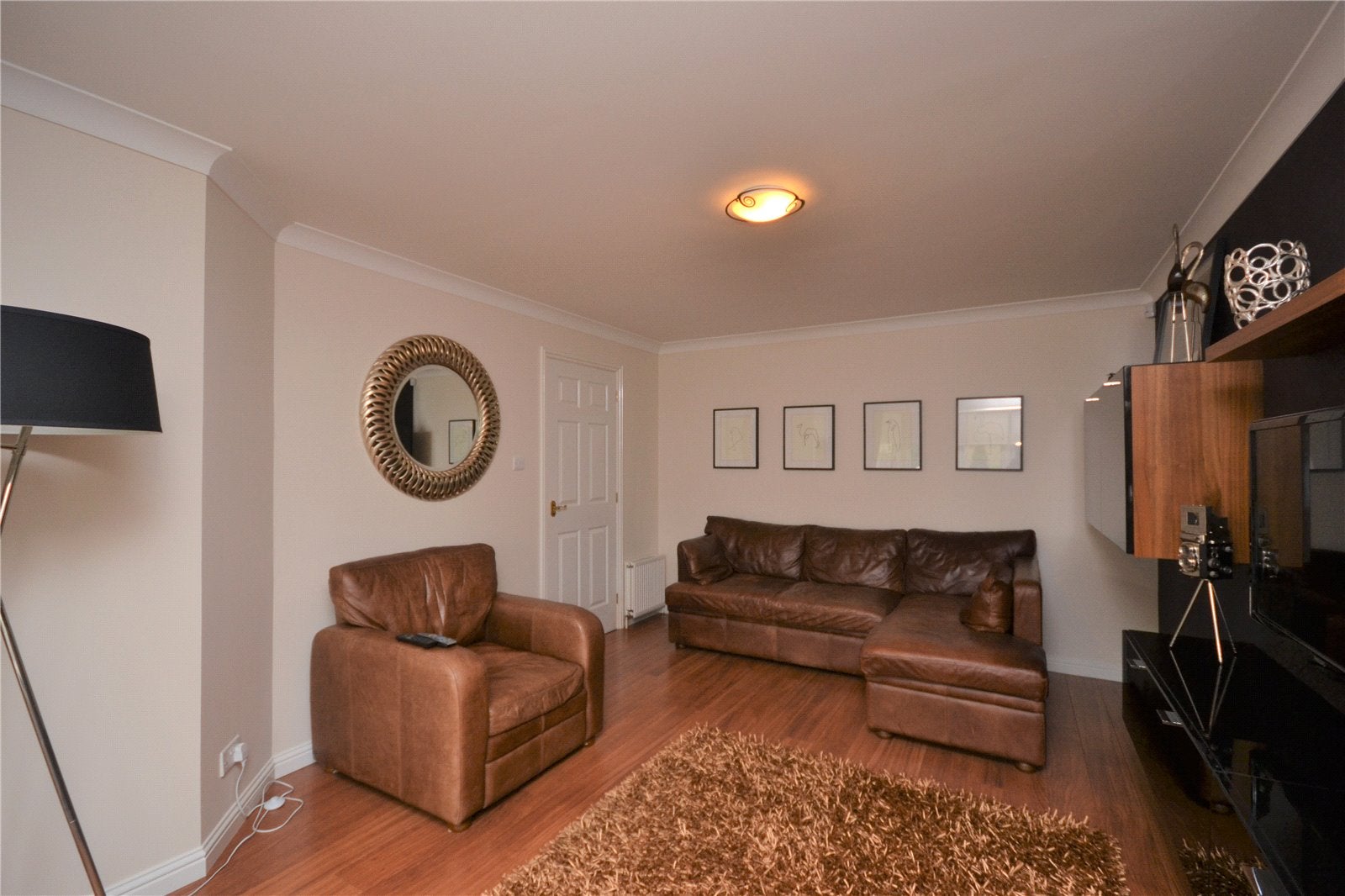 Flat Wyness Place in Kintore