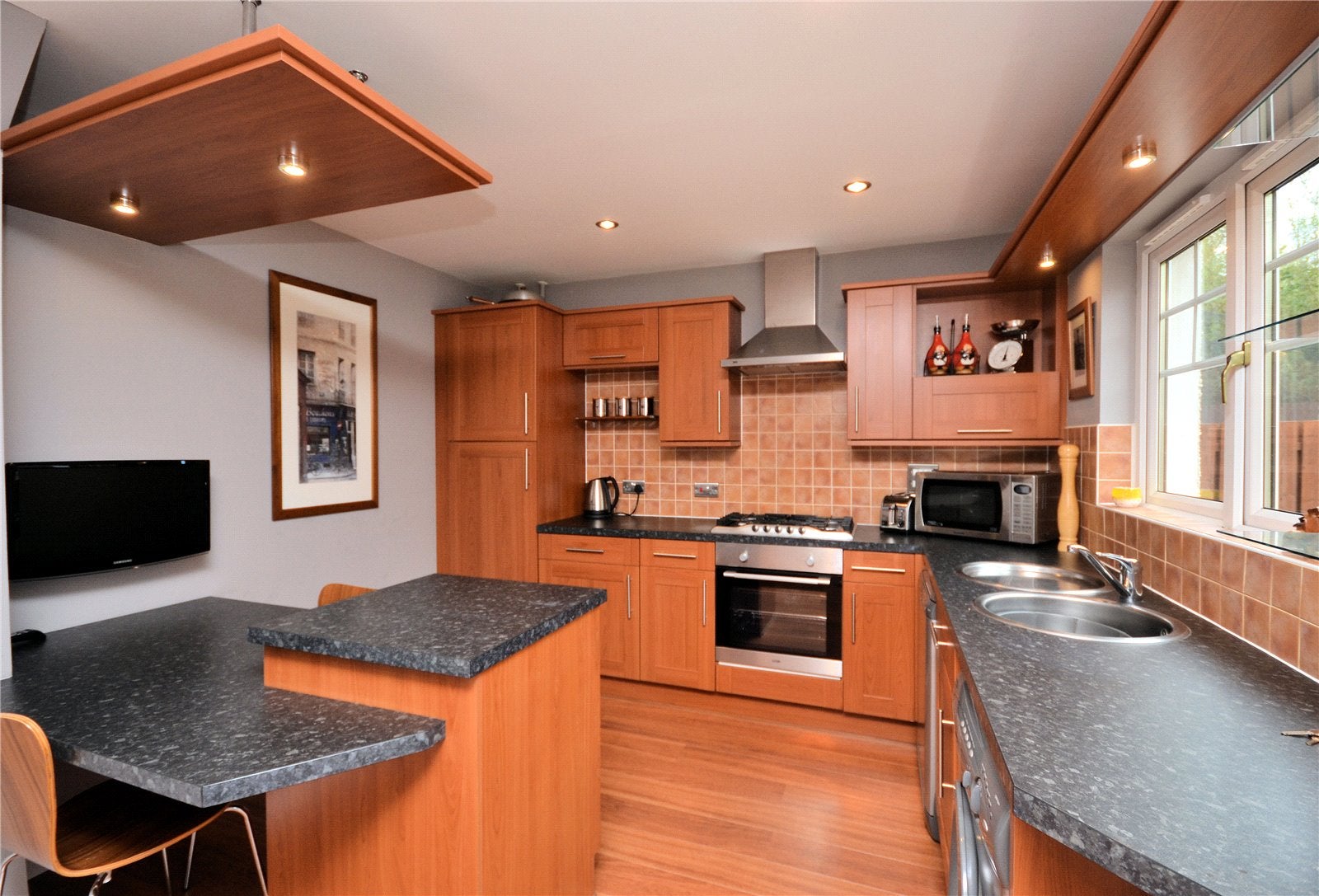 Flat Wyness Place in Kintore