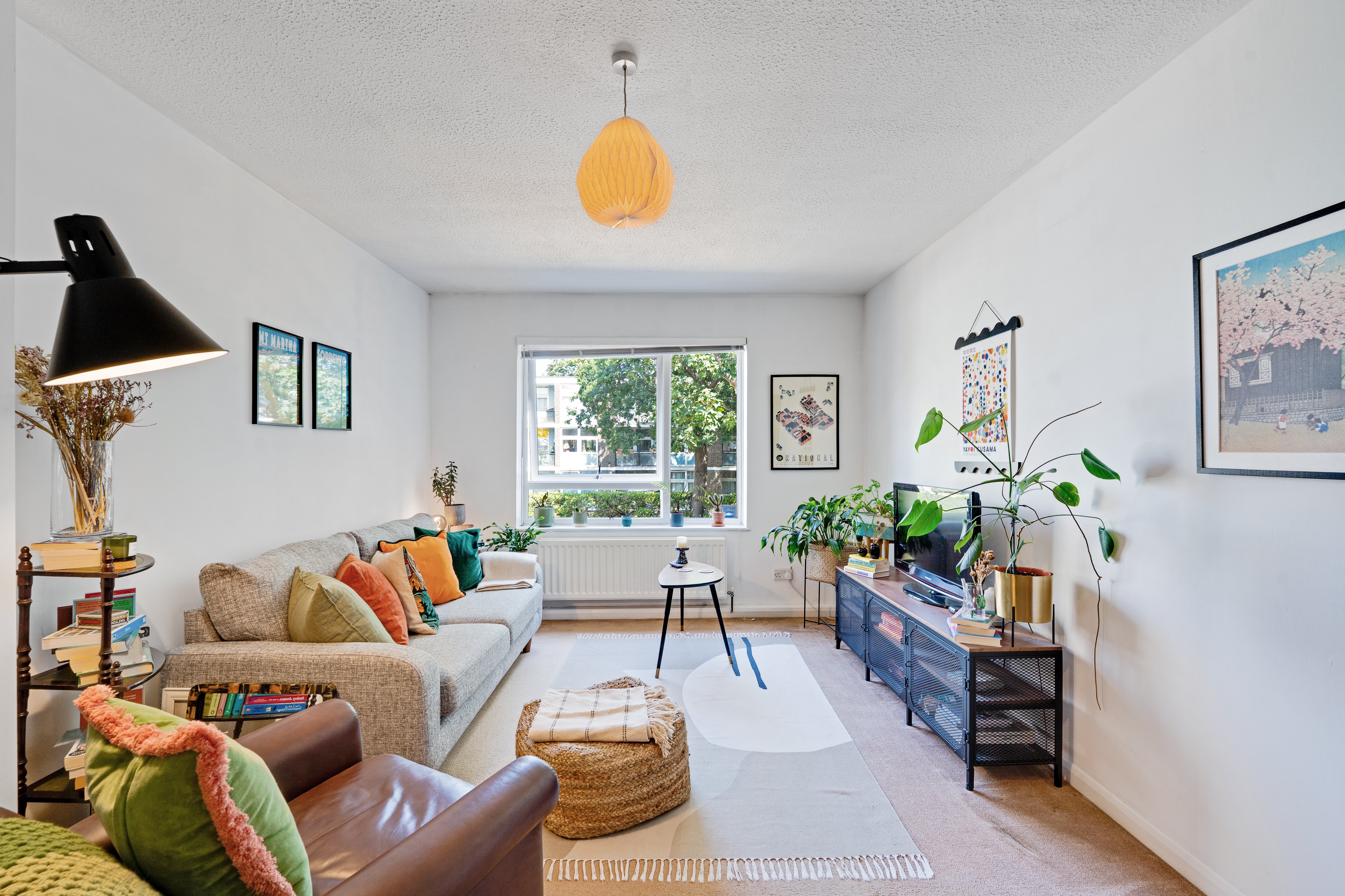 Flat Victoria Drive in Greater London