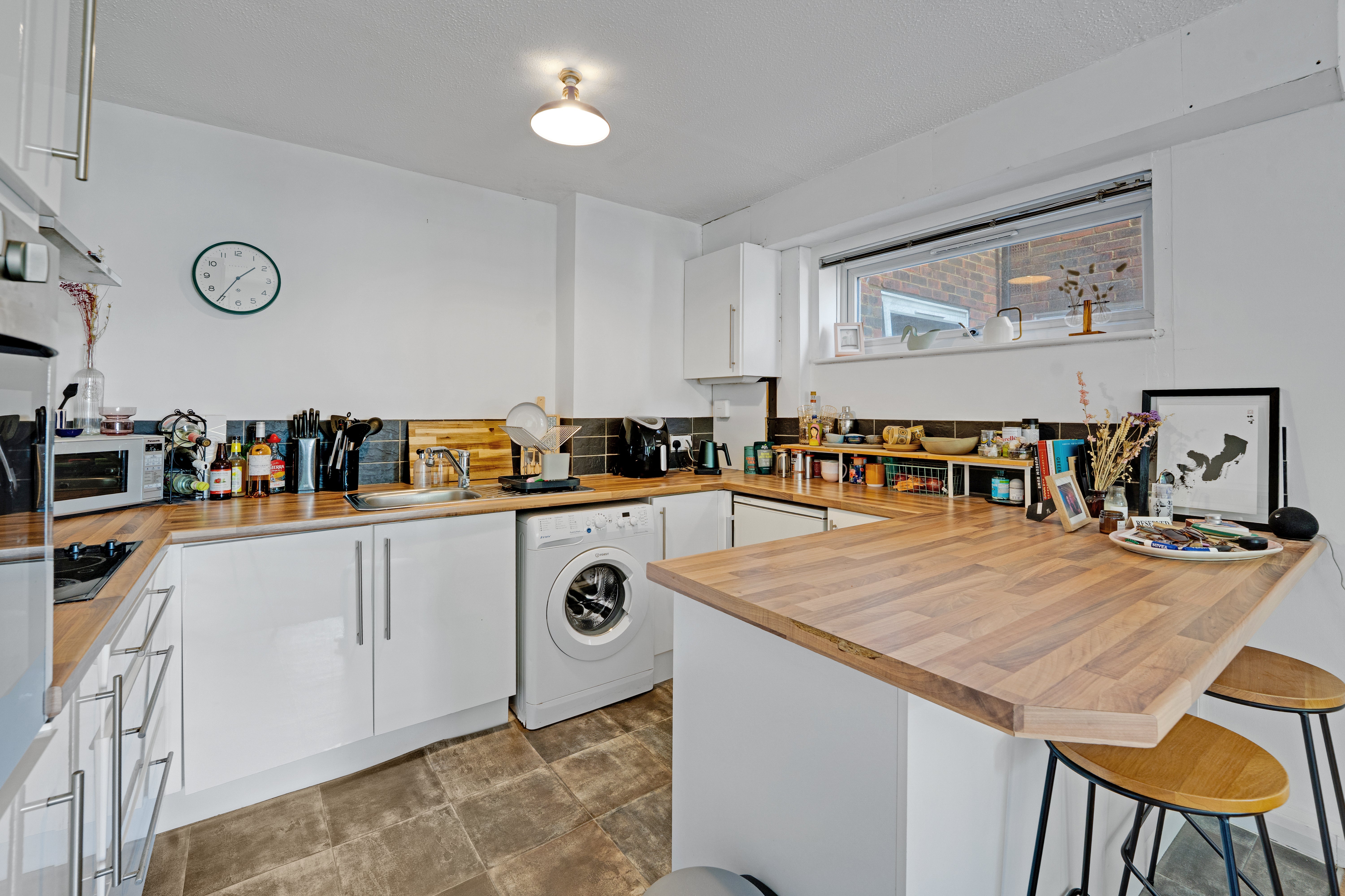 Flat Victoria Drive in Greater London