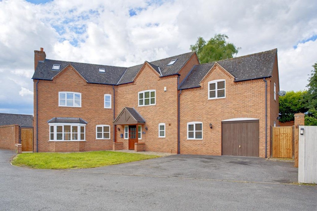 House Longlands Lane in South Derbyshire