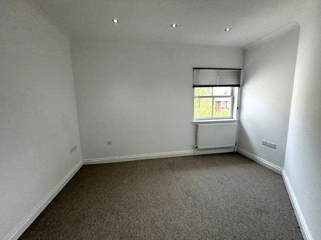 Flat Carisbrooke Road in Newport