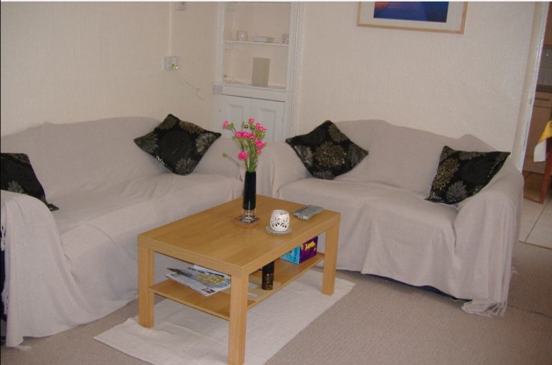Room Cottrell Road in Cardiff