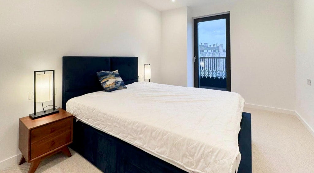 Flat Ebury Bridge Road in City of Westminster