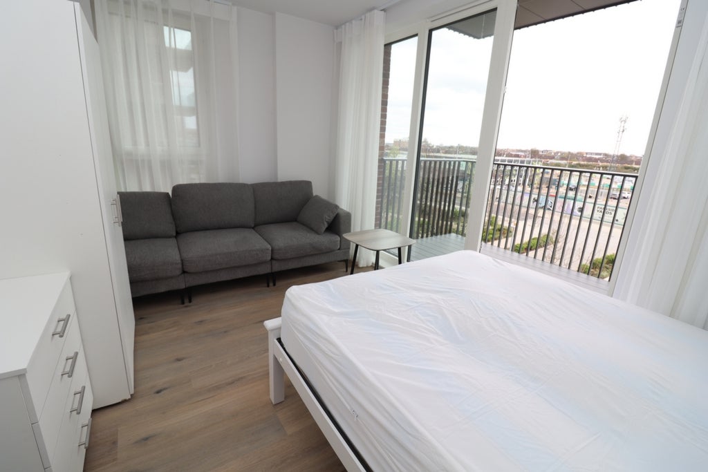 Room Globe Road in Greater London
