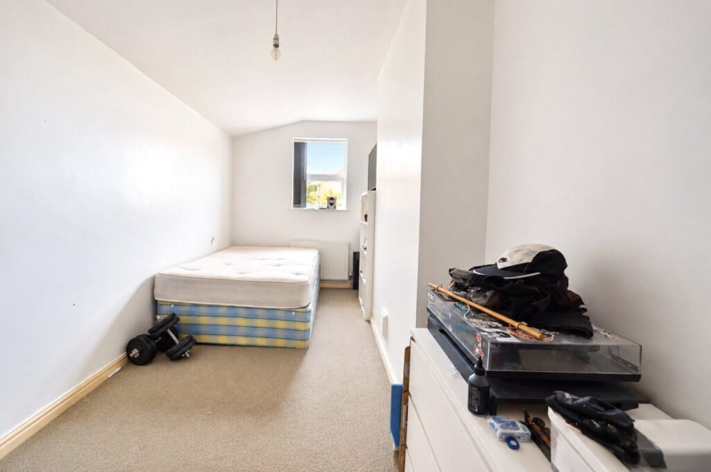 Room Gloucester Road in Bristol