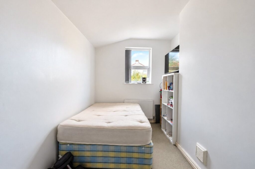 Room Gloucester Road in Bristol
