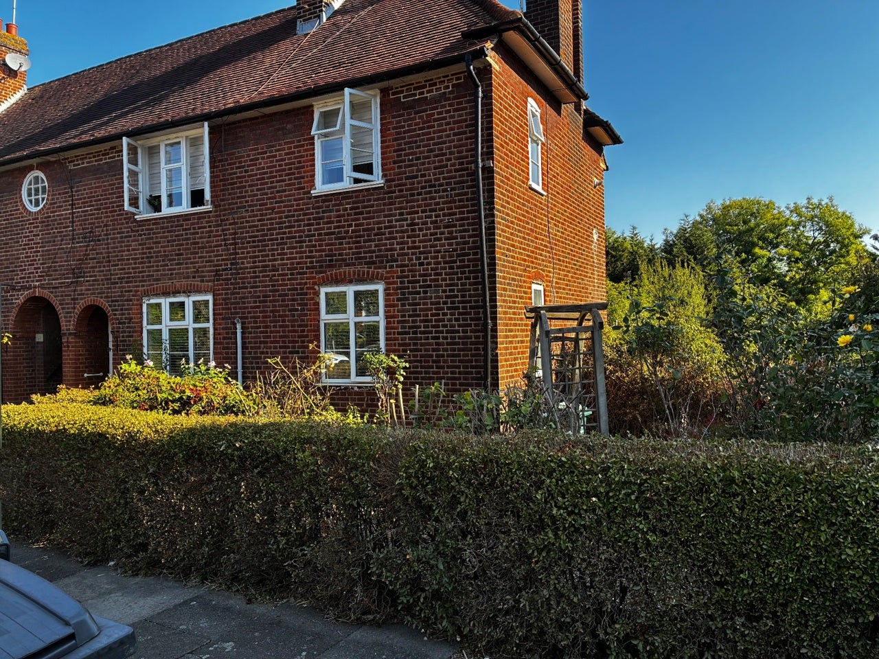 Flat Addison Way in Greater London