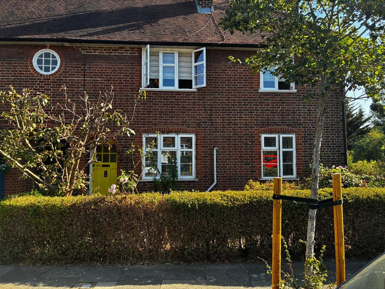 Flat Addison Way in Greater London