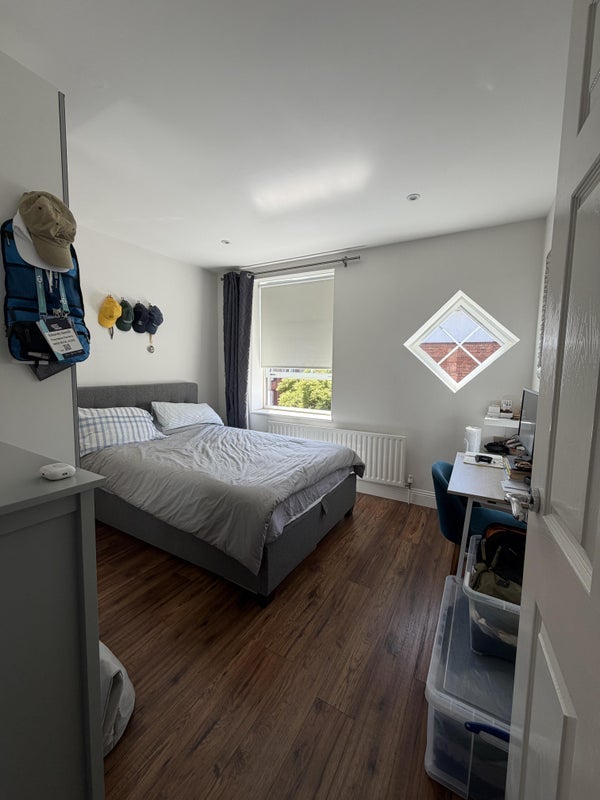 Room West Lane in Greater London
