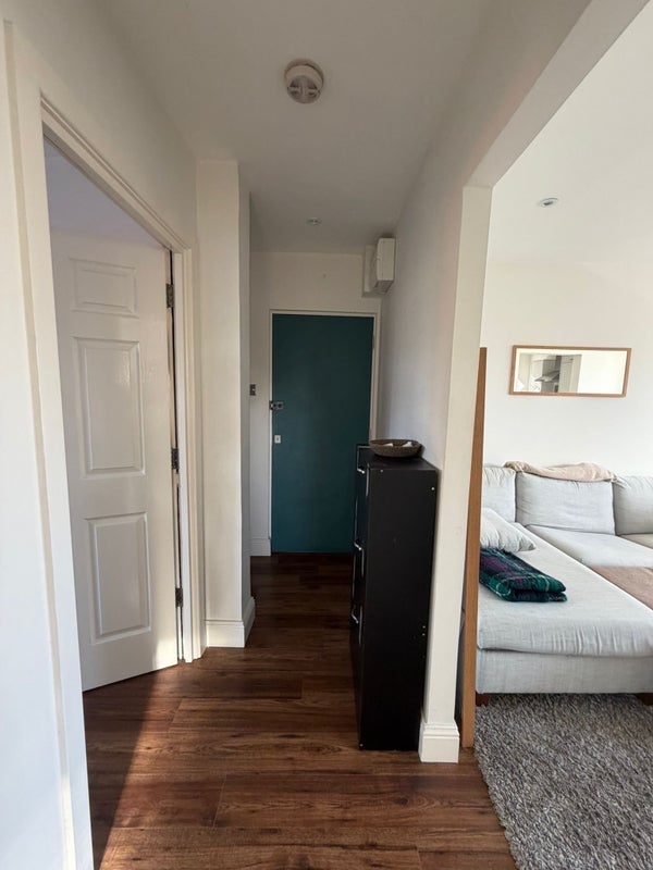 Room West Lane in Greater London