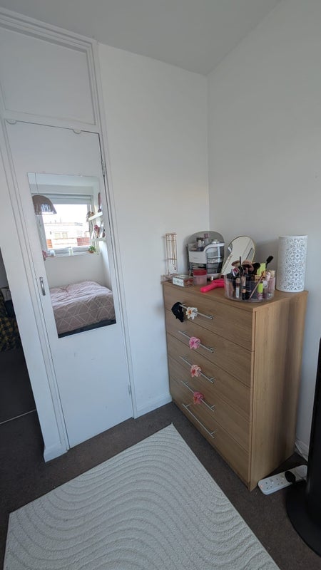 Room Petworth Street in Greater London