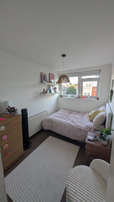 Room Petworth Street in Greater London