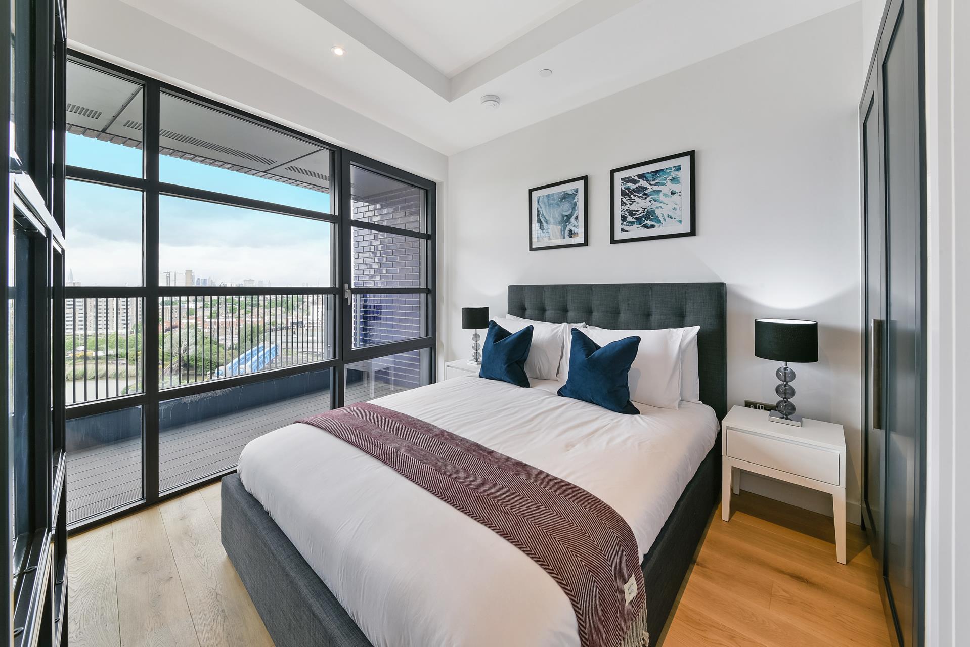 Flat Lyell Street in Greater London