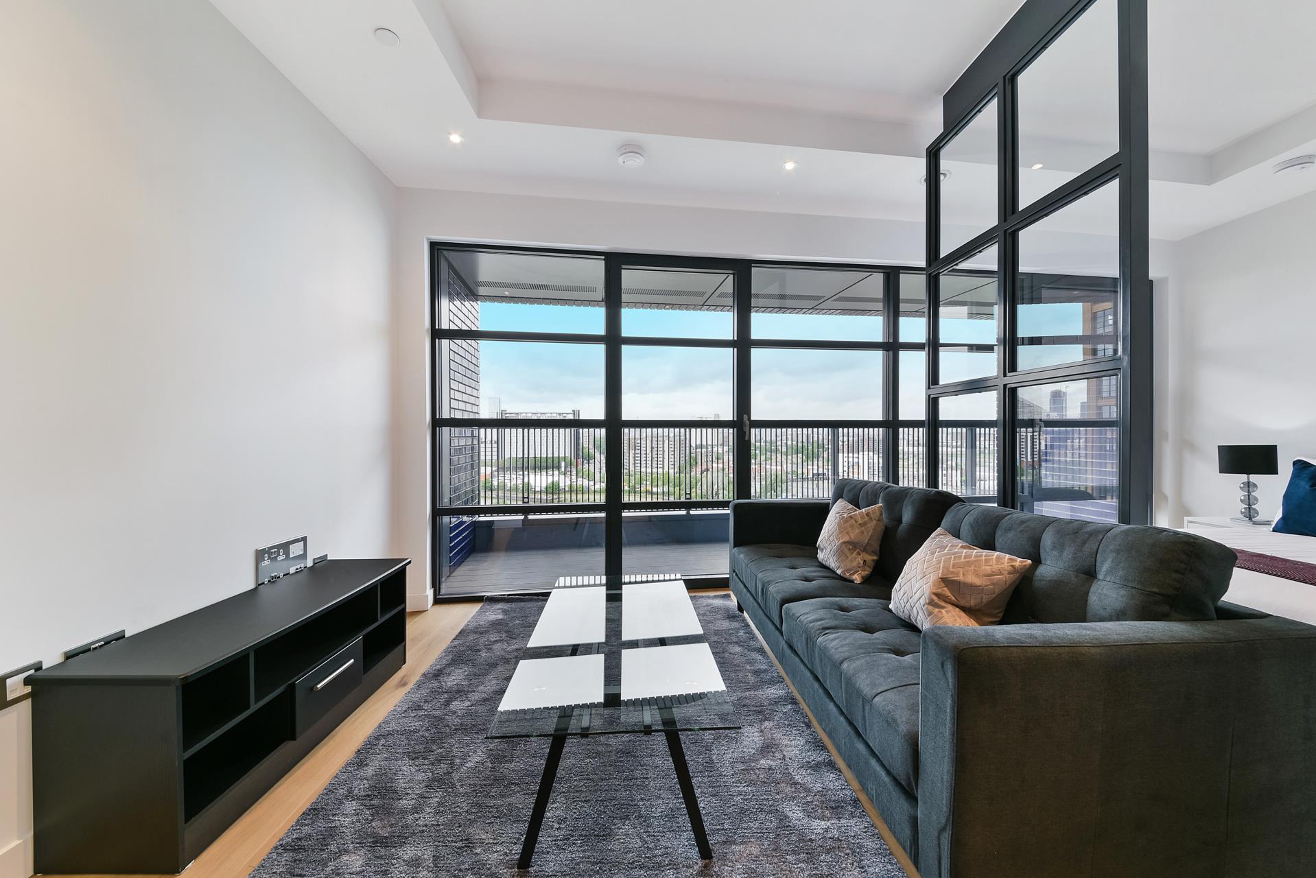 Flat Lyell Street in Greater London
