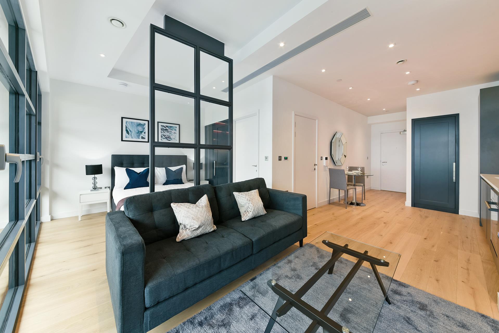 Flat Lyell Street in Greater London