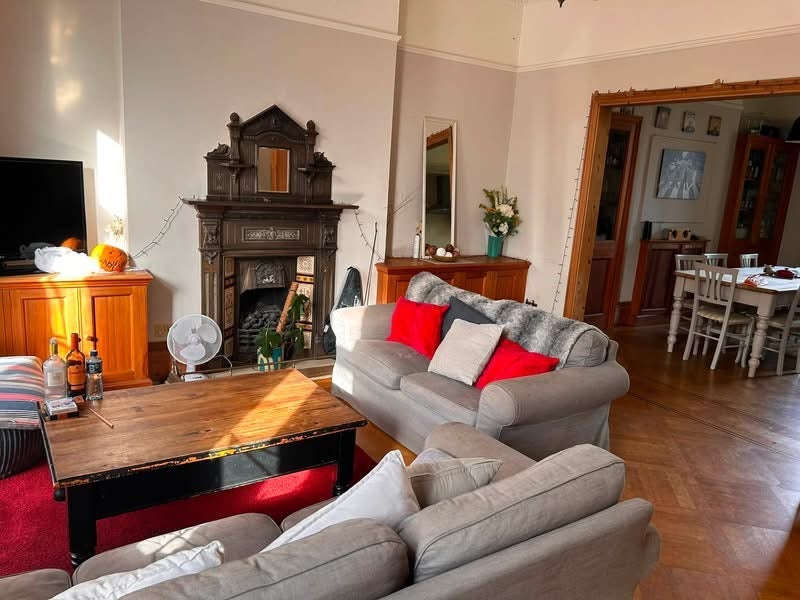 Room Clapham High Street in Greater London