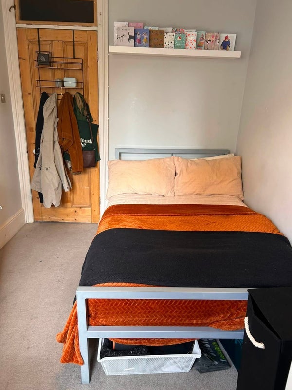 Room Clapham High Street in Greater London
