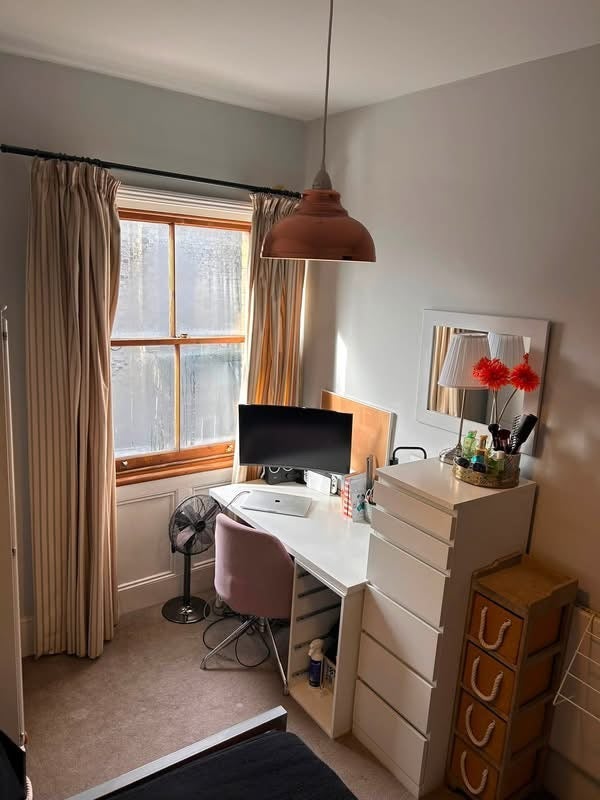Room Clapham High Street in Greater London