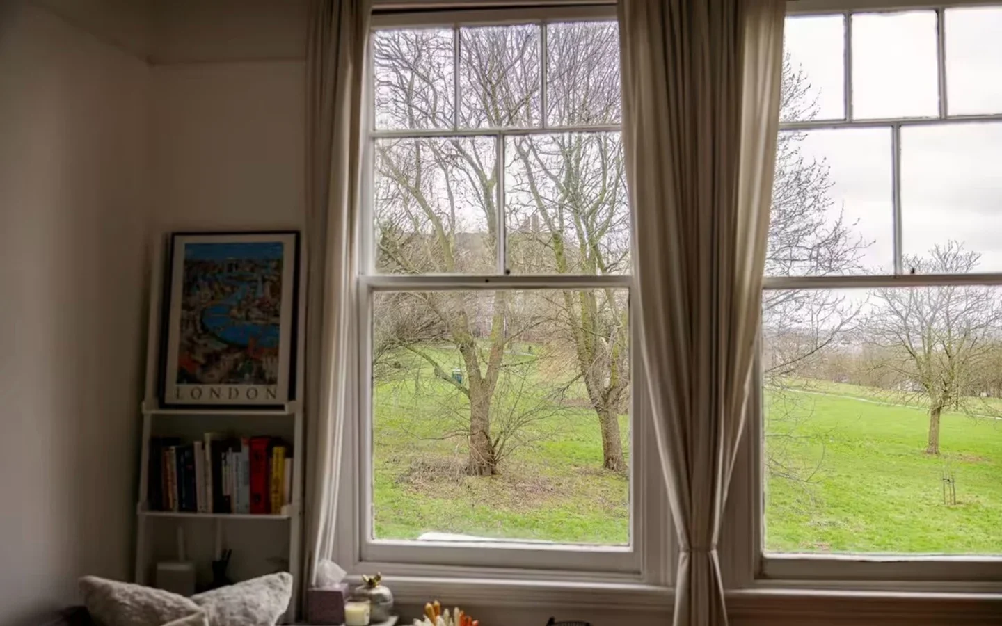 Flat Montague Avenue in Greater London