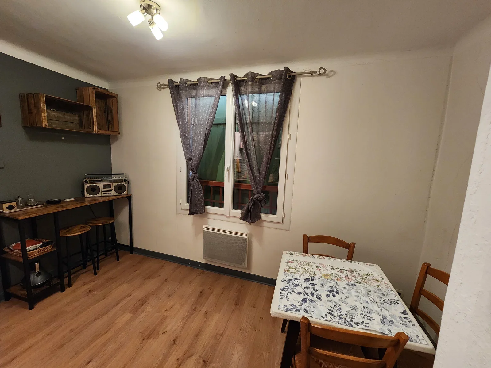 Room Rue Maurice Dubost in Condrieu