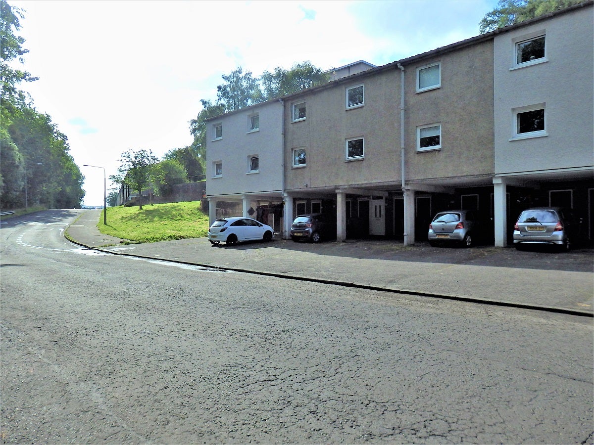 House Hillpark Drive in Glasgow