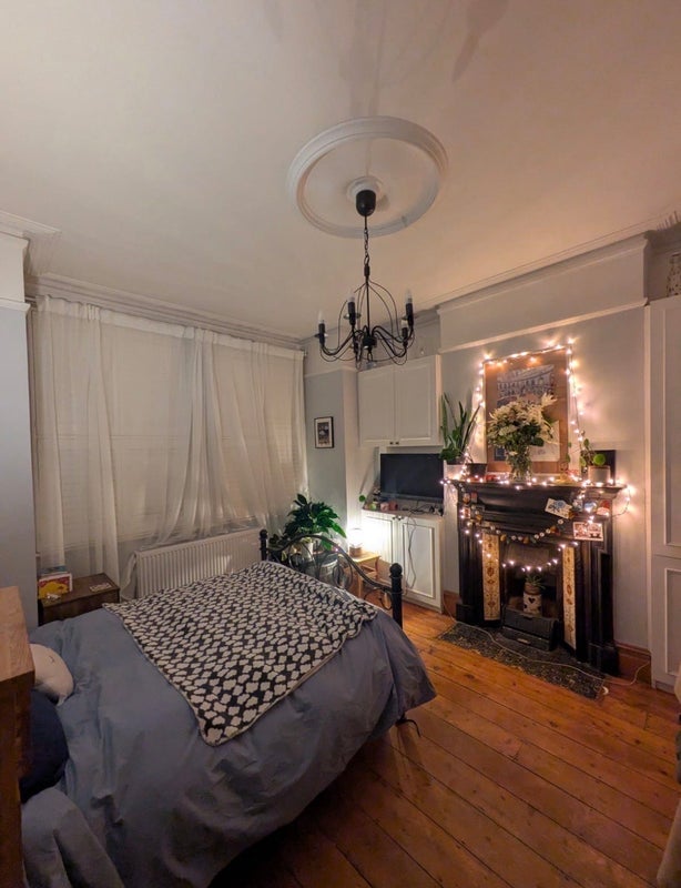 Room Leighton Road in Greater London