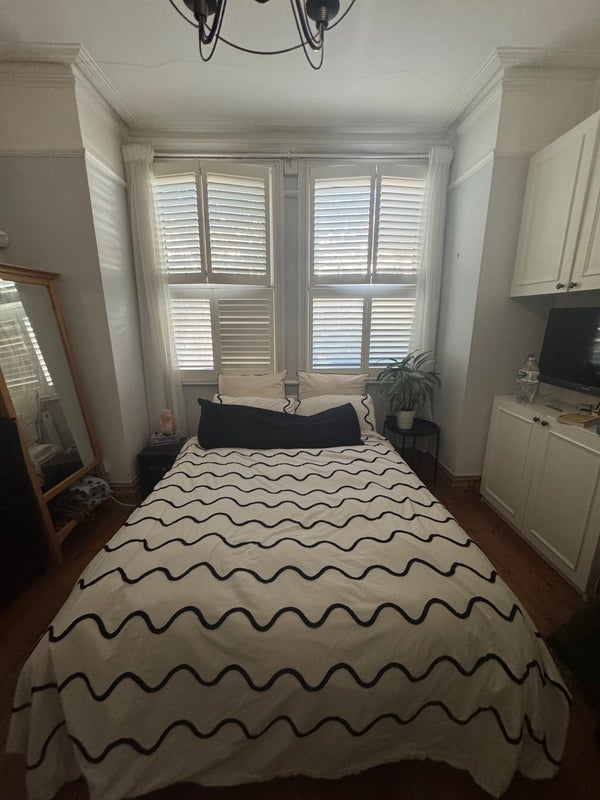 Room Leighton Road in Greater London