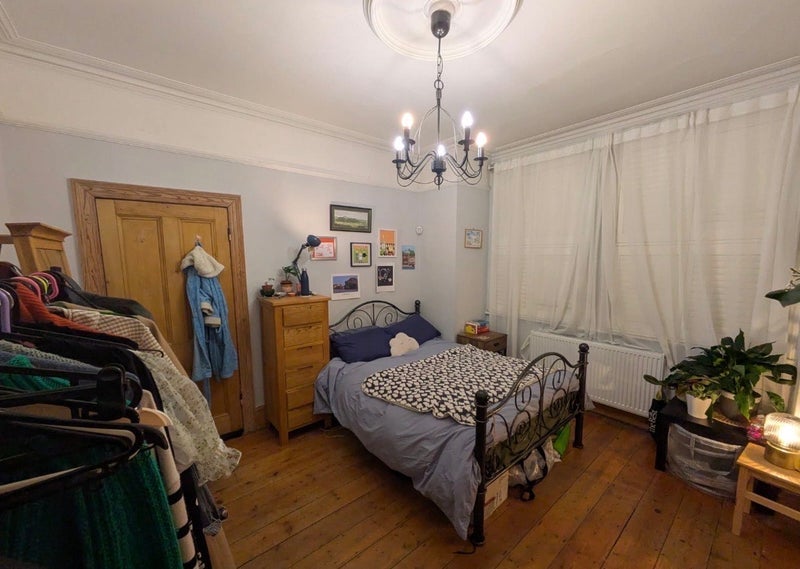 Room Leighton Road in Greater London