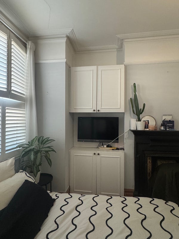 Room Leighton Road in Greater London