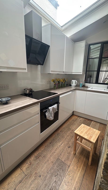 Room Leighton Road in Greater London