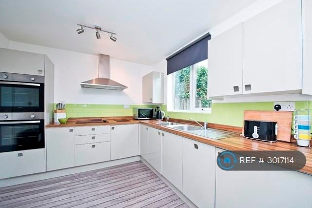 Room Hithermoor Road in Borough of Spelthorne
