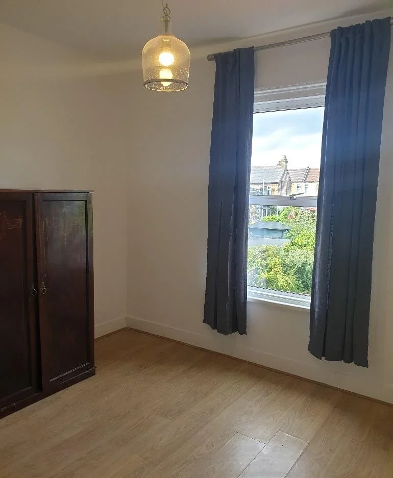 Flat Wilton Road in Greater London