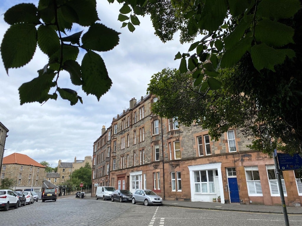 Flat Eyre Place in City of Edinburgh