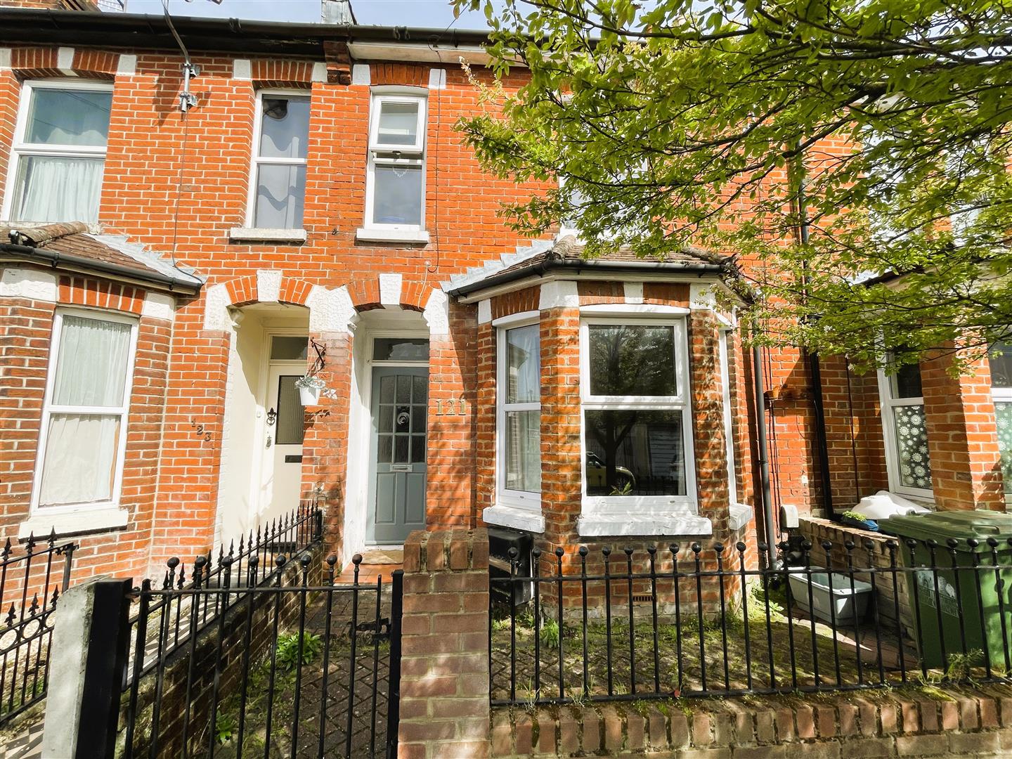 House Imperial Avenue in Southampton