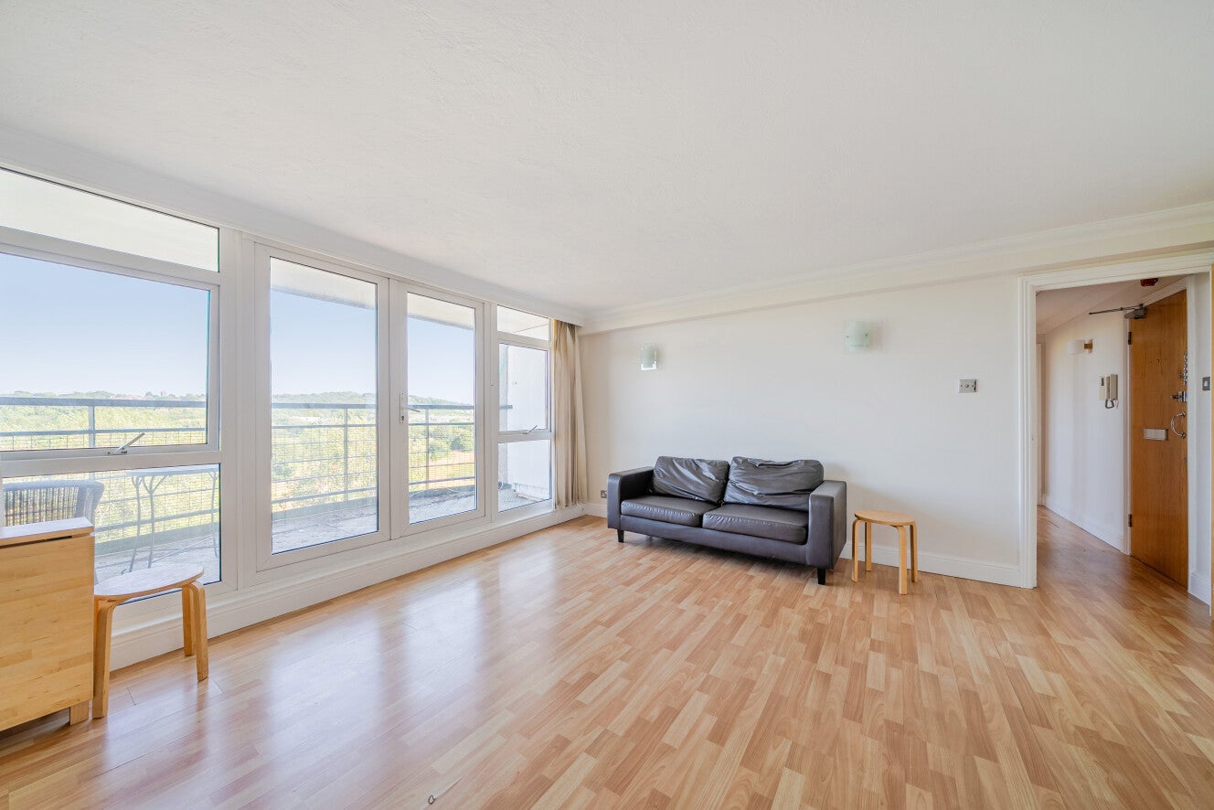 Flat Master Gunner Place in Greater London
