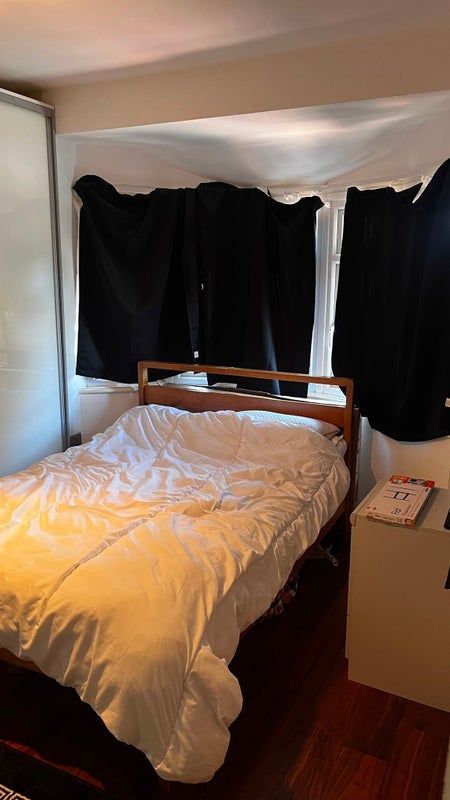 Room Shooters Hill Road in Greater London